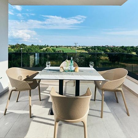 Apartments San Maris อูมัค ภายนอก รูปภาพ