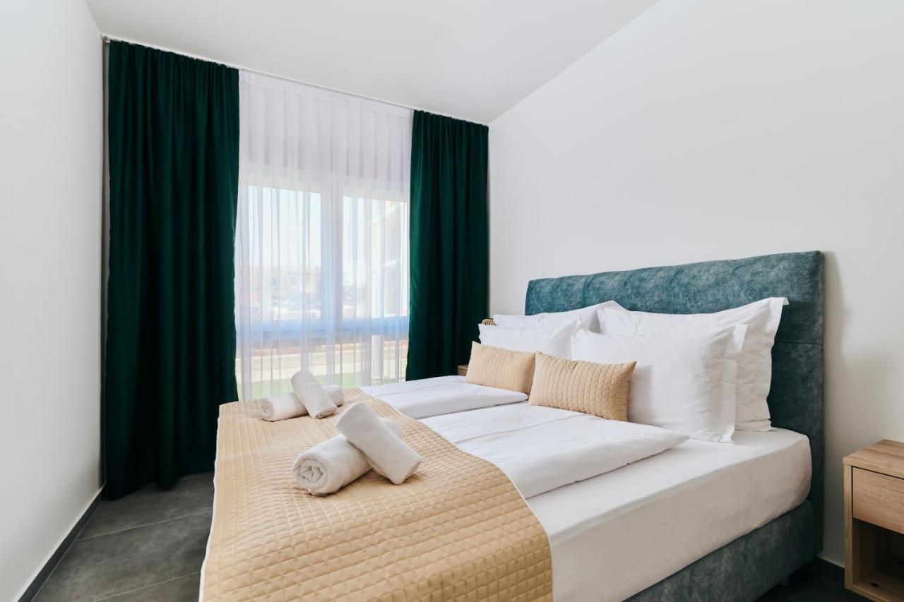 Apartments San Maris อูมัค ภายนอก รูปภาพ
