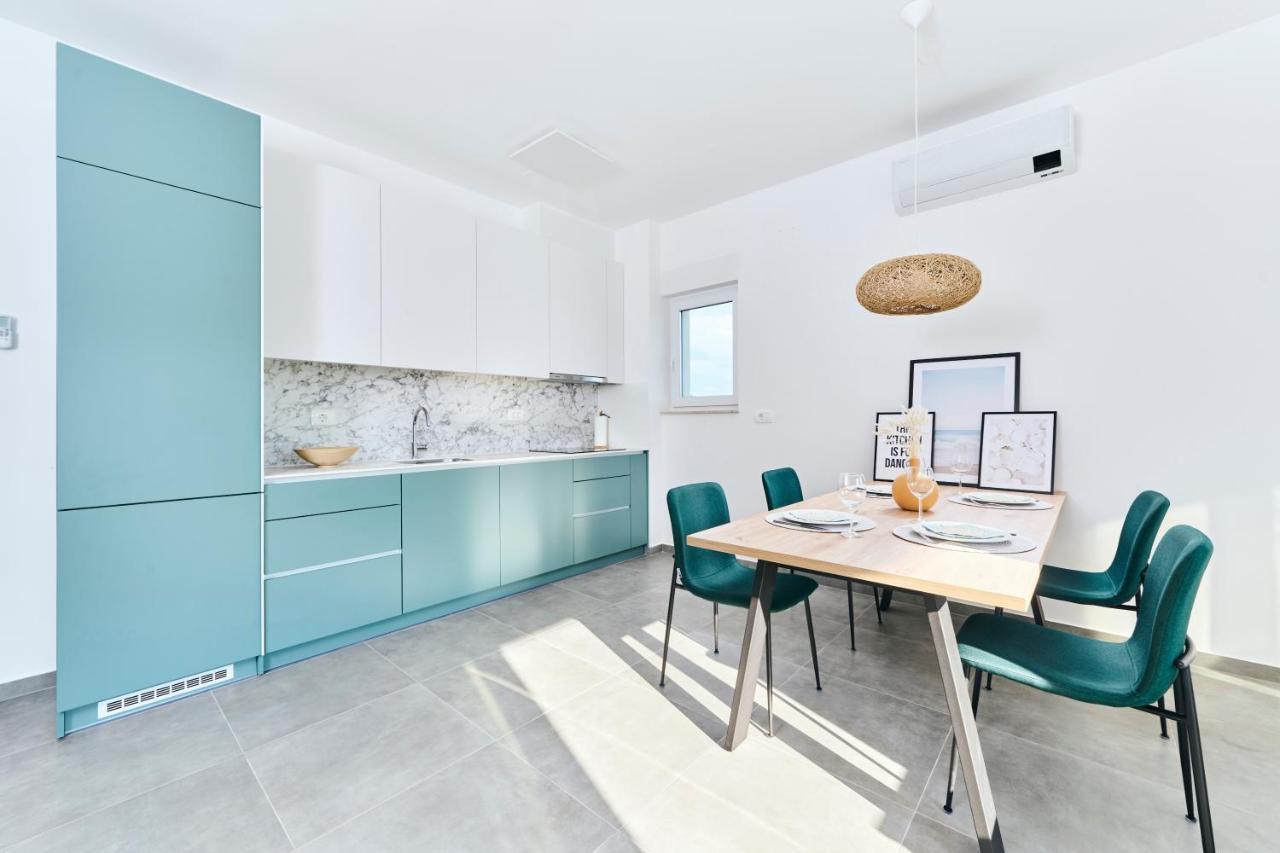 Apartments San Maris อูมัค ภายนอก รูปภาพ
