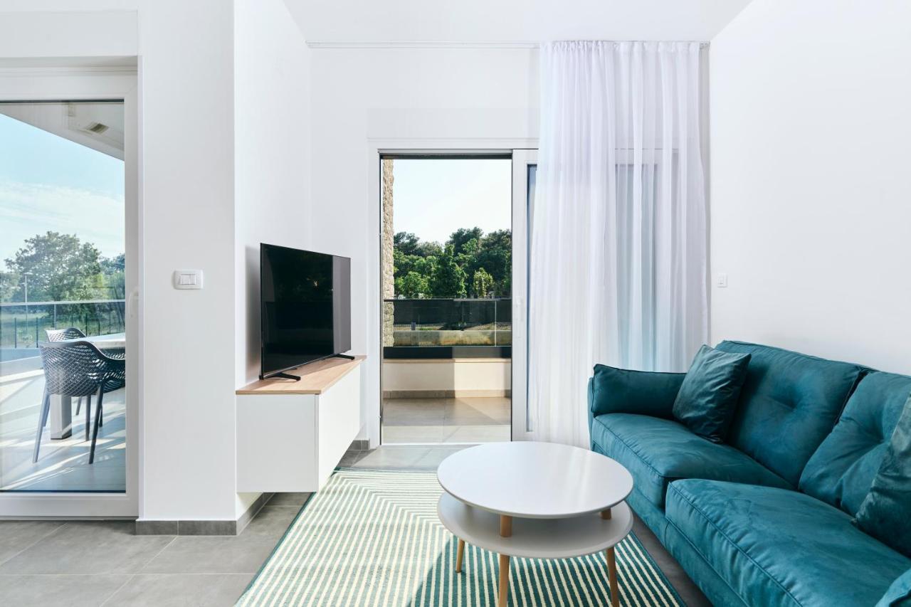 Apartments San Maris อูมัค ภายนอก รูปภาพ