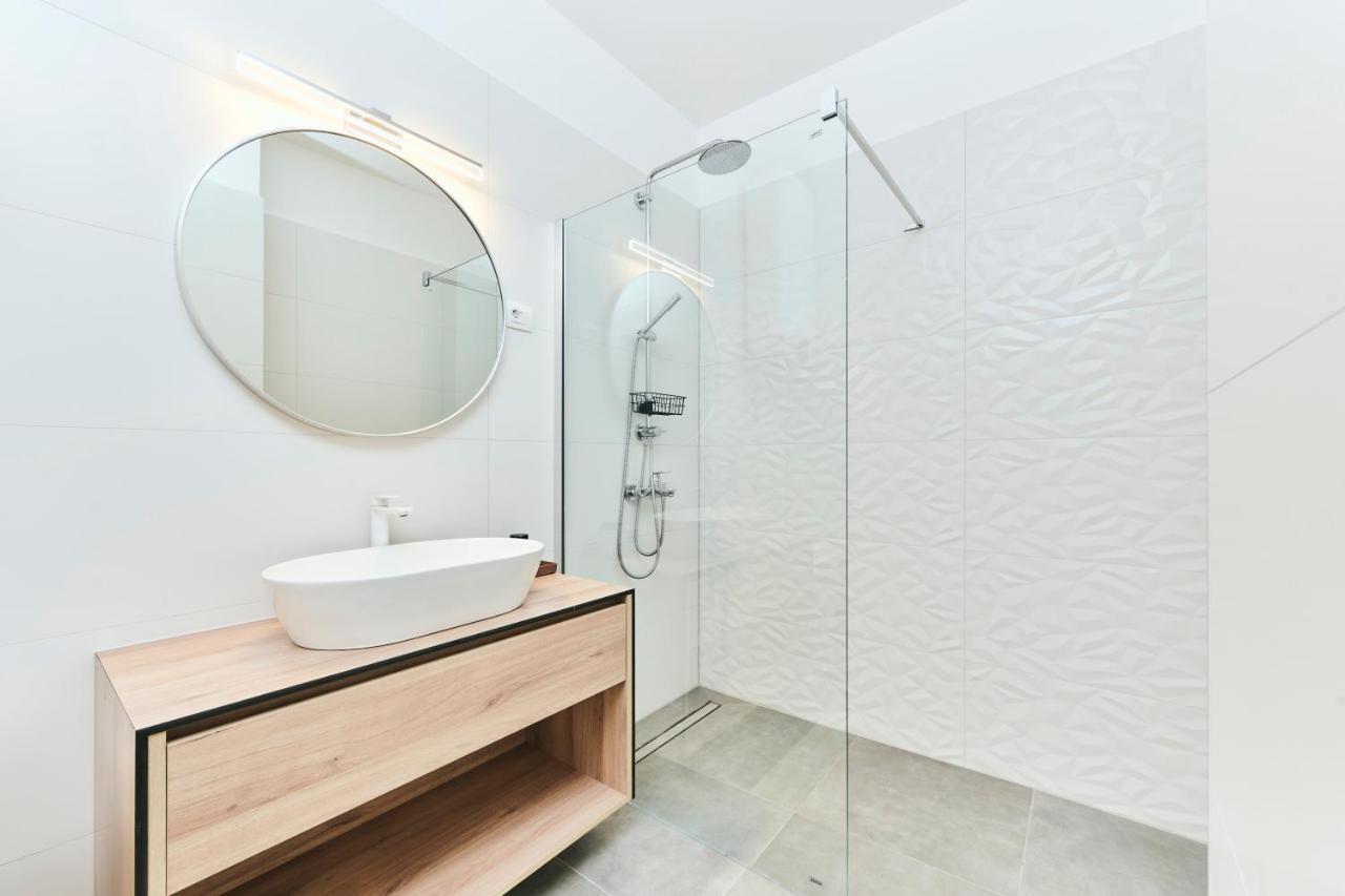 Apartments San Maris อูมัค ภายนอก รูปภาพ