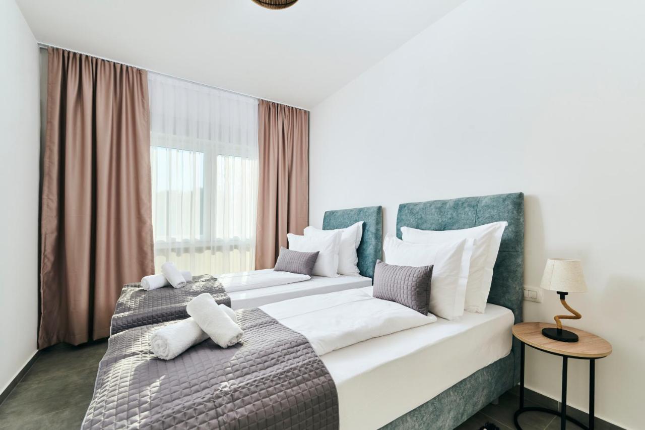 Apartments San Maris อูมัค ภายนอก รูปภาพ