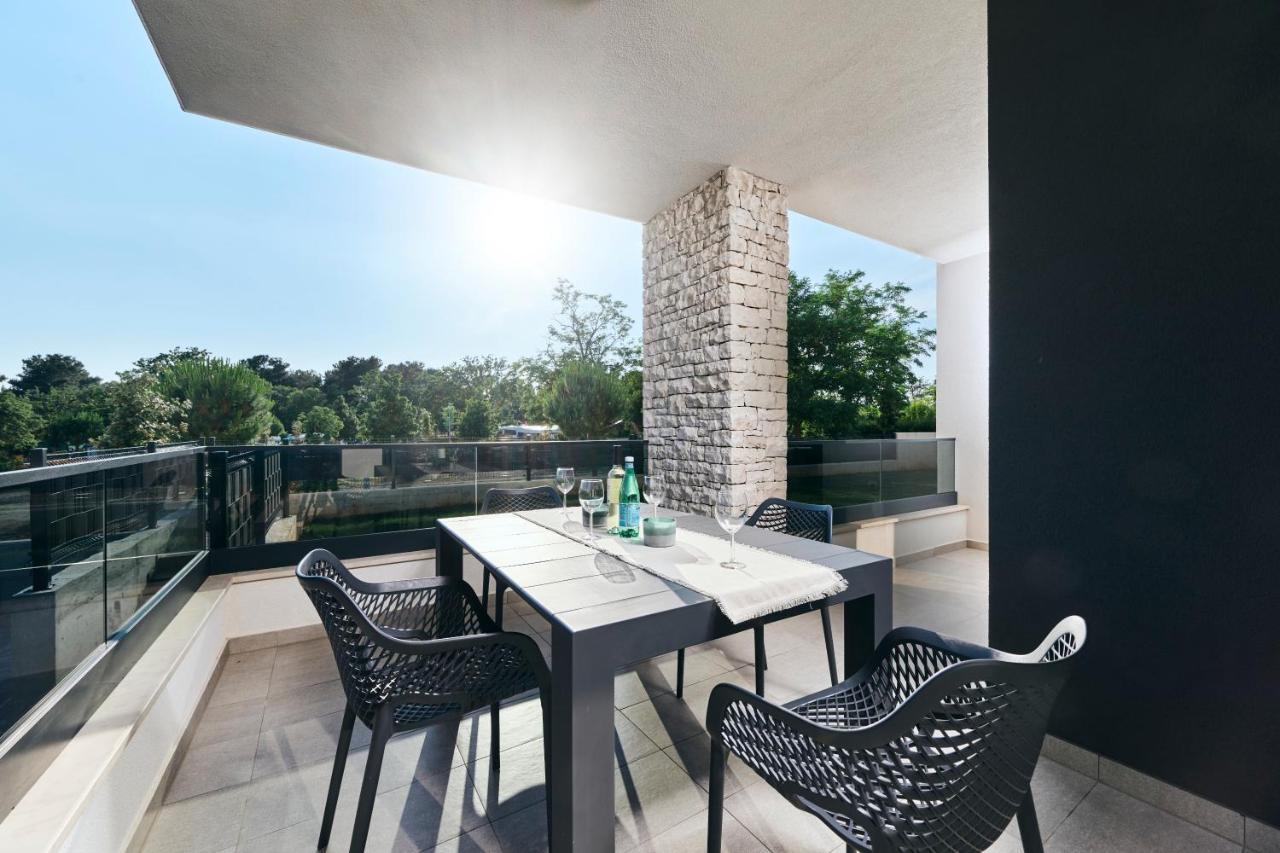 Apartments San Maris อูมัค ภายนอก รูปภาพ