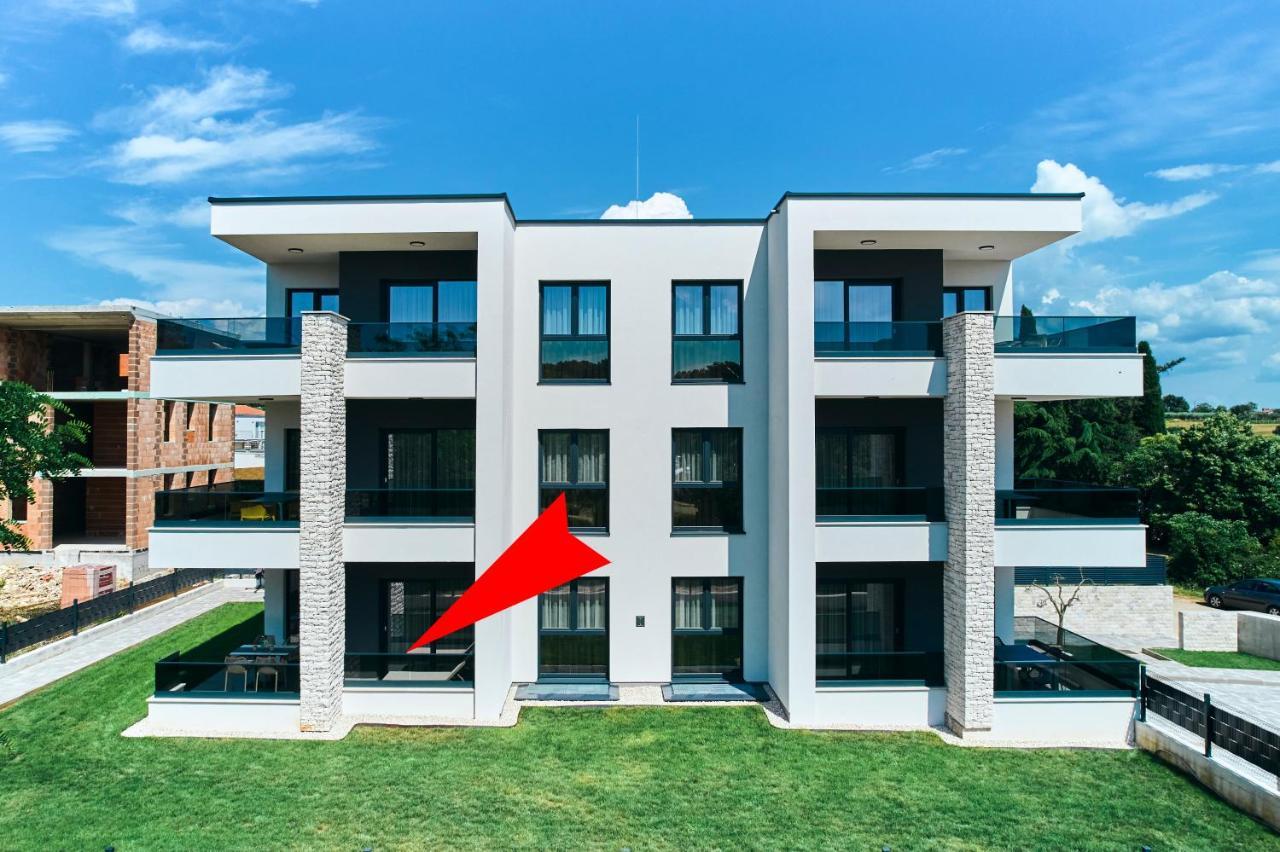 Apartments San Maris อูมัค ภายนอก รูปภาพ