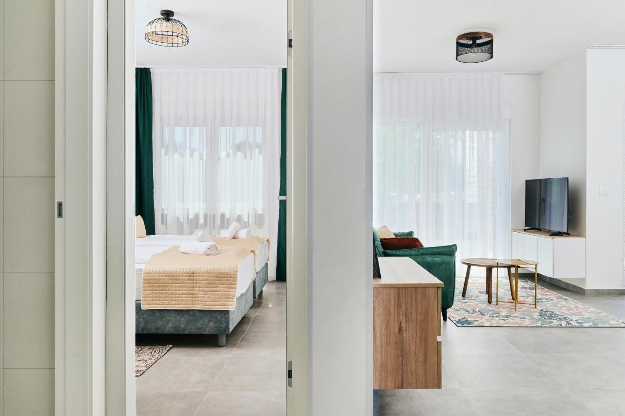 Apartments San Maris อูมัค ภายนอก รูปภาพ