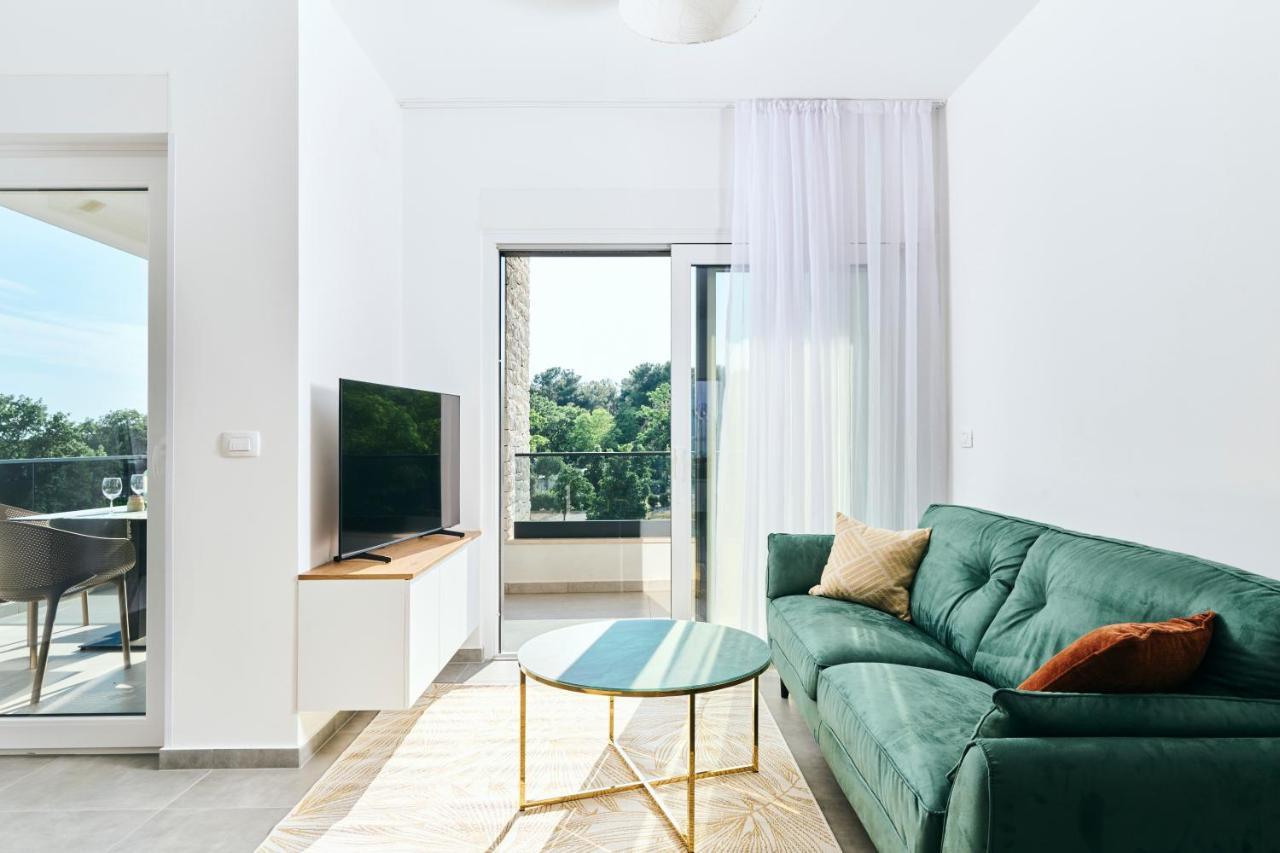 Apartments San Maris อูมัค ภายนอก รูปภาพ