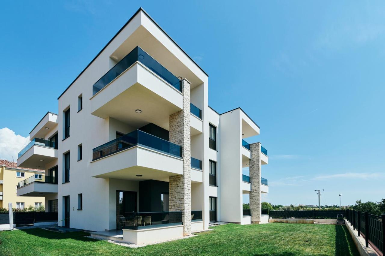 Apartments San Maris อูมัค ภายนอก รูปภาพ