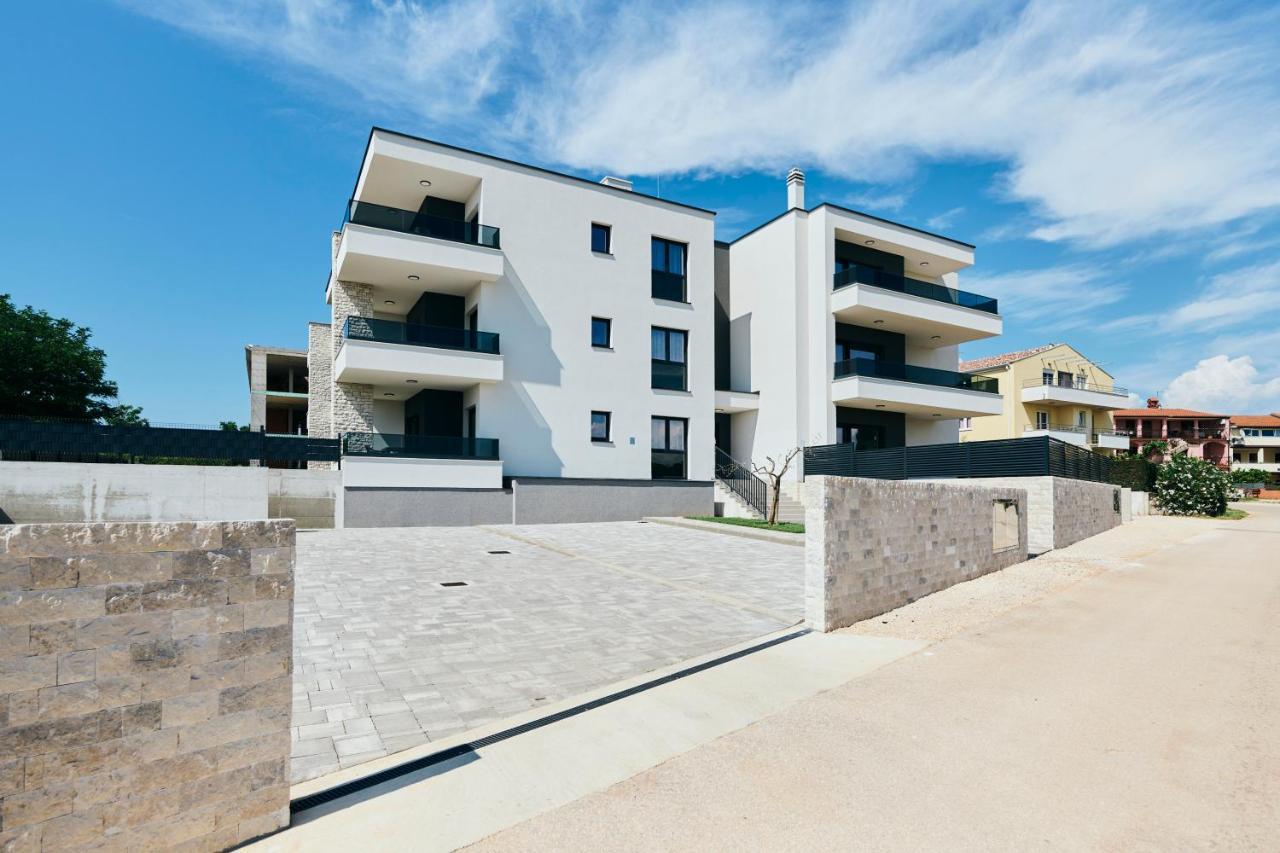 Apartments San Maris อูมัค ภายนอก รูปภาพ